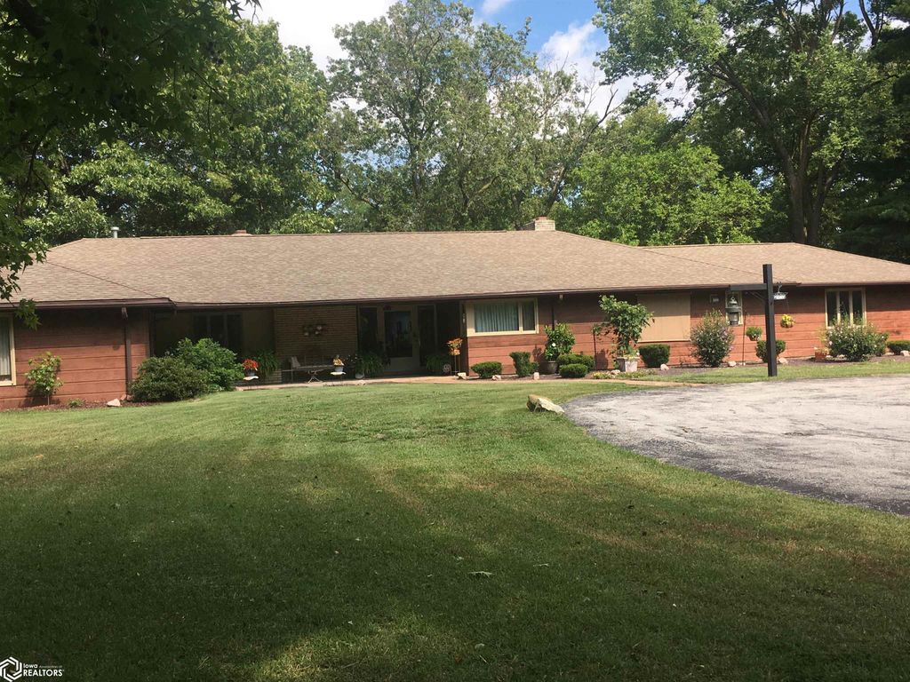 Photo of 7 Mahaska Road Dr, Keokuk, IA 52632 (MLS # 6337194)