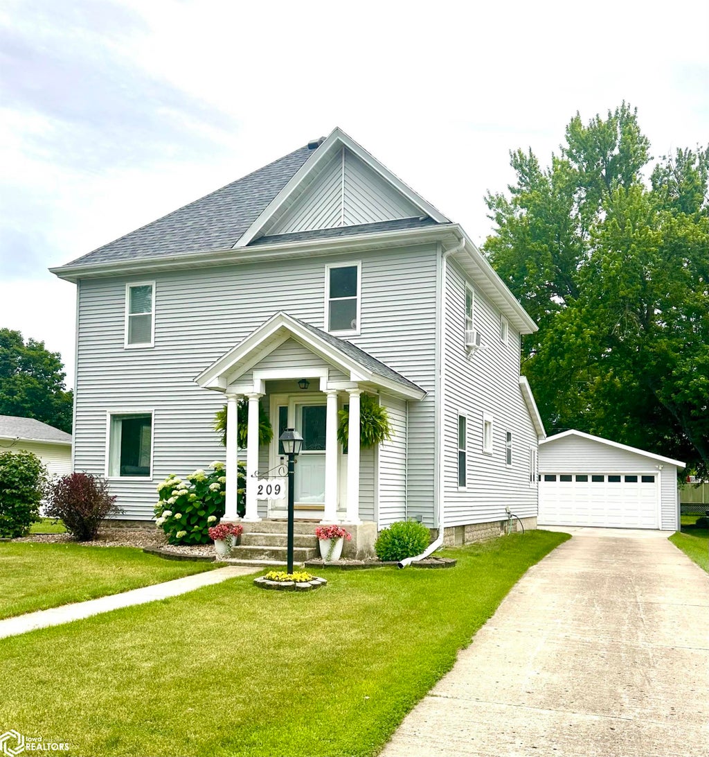 Photo of 209 W 3rd Street, Kanawha, IA 50447 (MLS # 6341581)