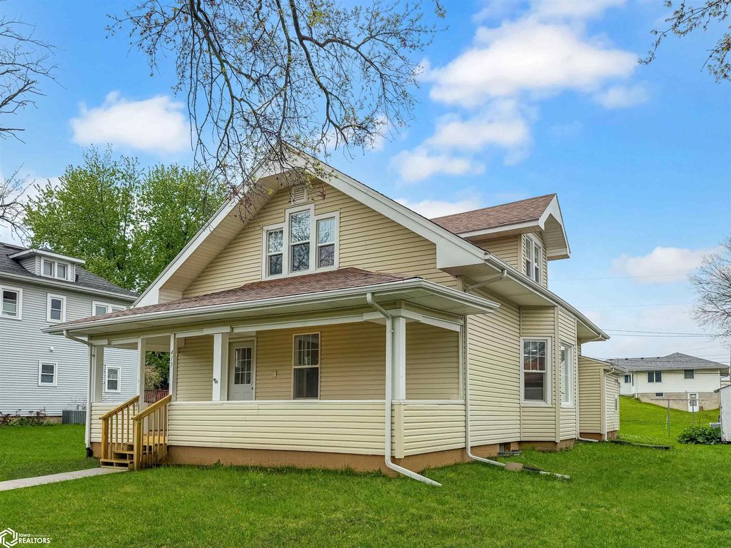 Photo of 413 4th Street, Gladbrook, IA 50635 (MLS # 6337742)