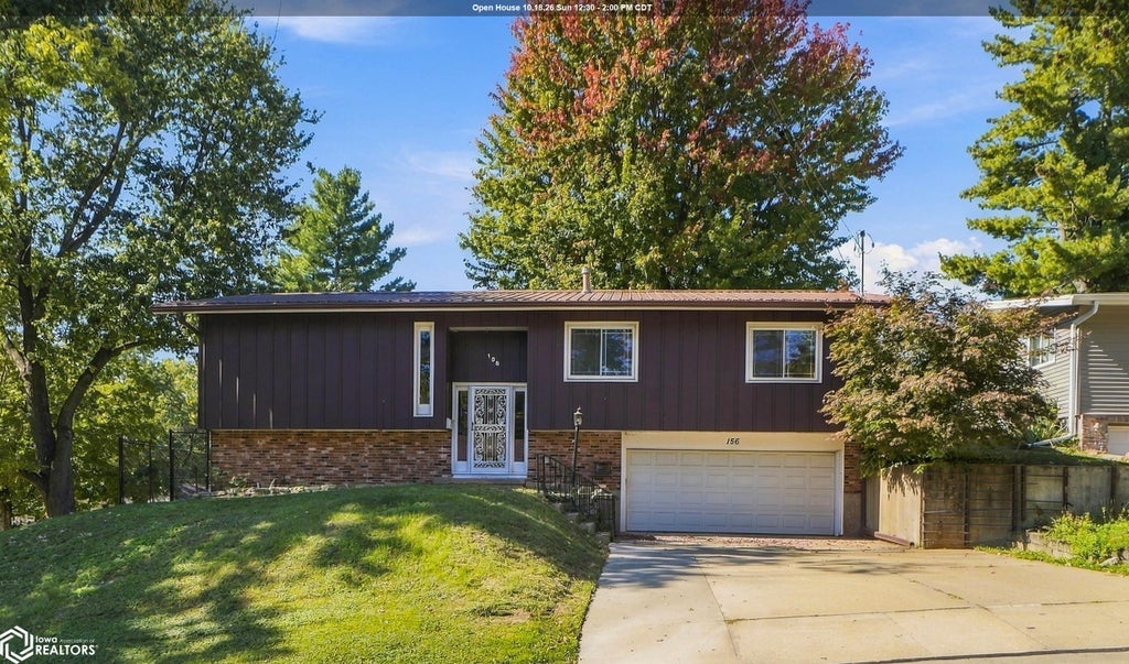 Photo of 156 Crestview Drive, Burlington, IA 52601 (MLS # 6343552)