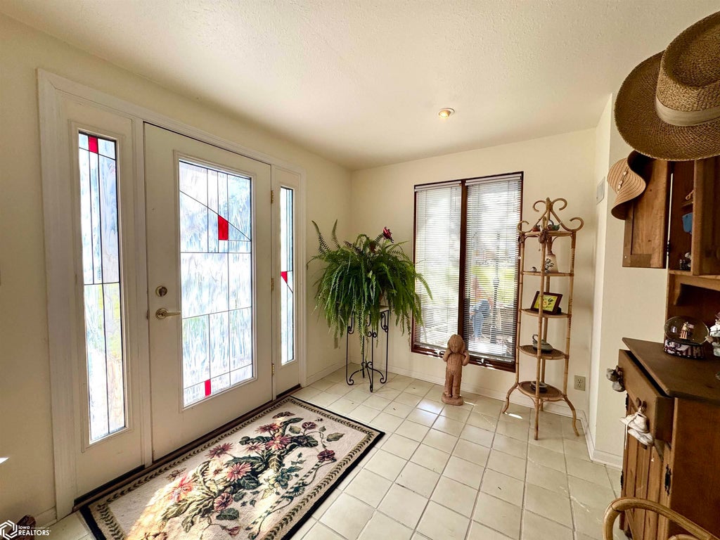Photo of 1810 W 5th Avenue N, Clear Lake, IA 50428 (MLS # 6343463)