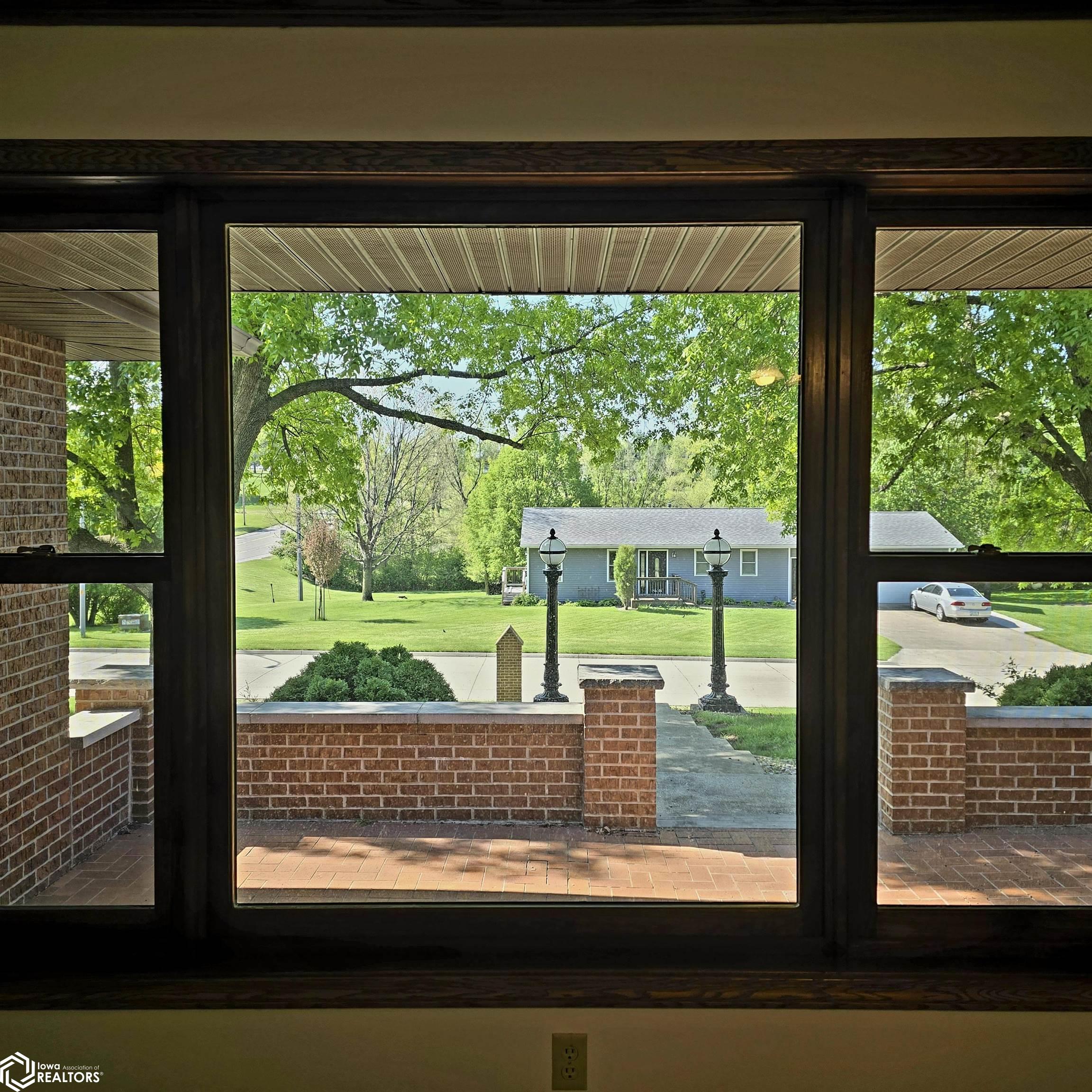 105 W Glendale Road