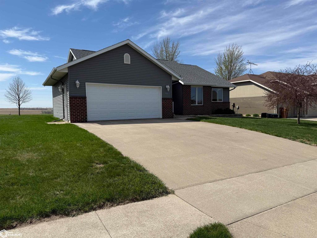 Photo of 521 Summit Drive, Carroll, IA 51401 (MLS # 6337580)
