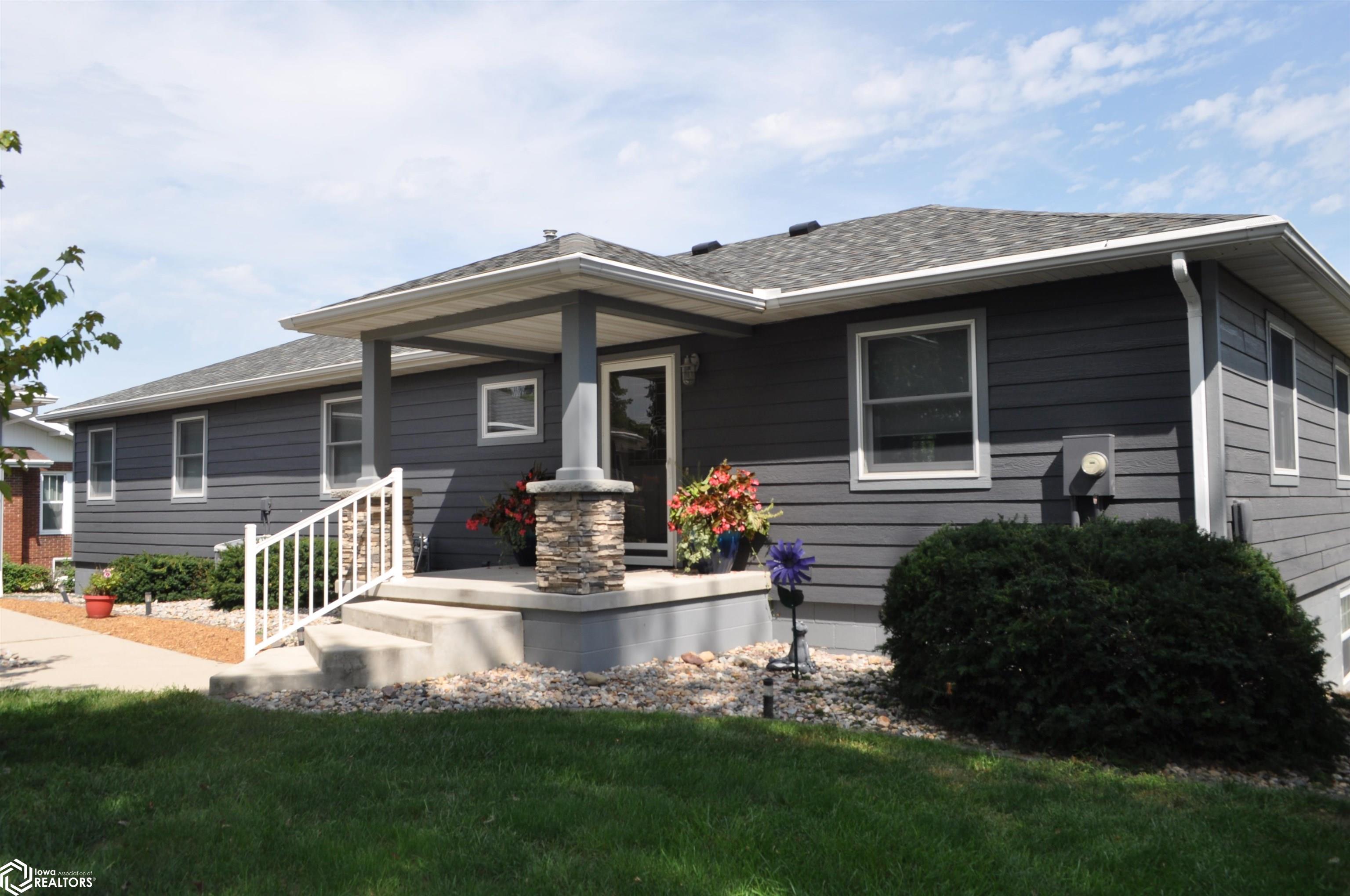 96 Lakeshore Drive