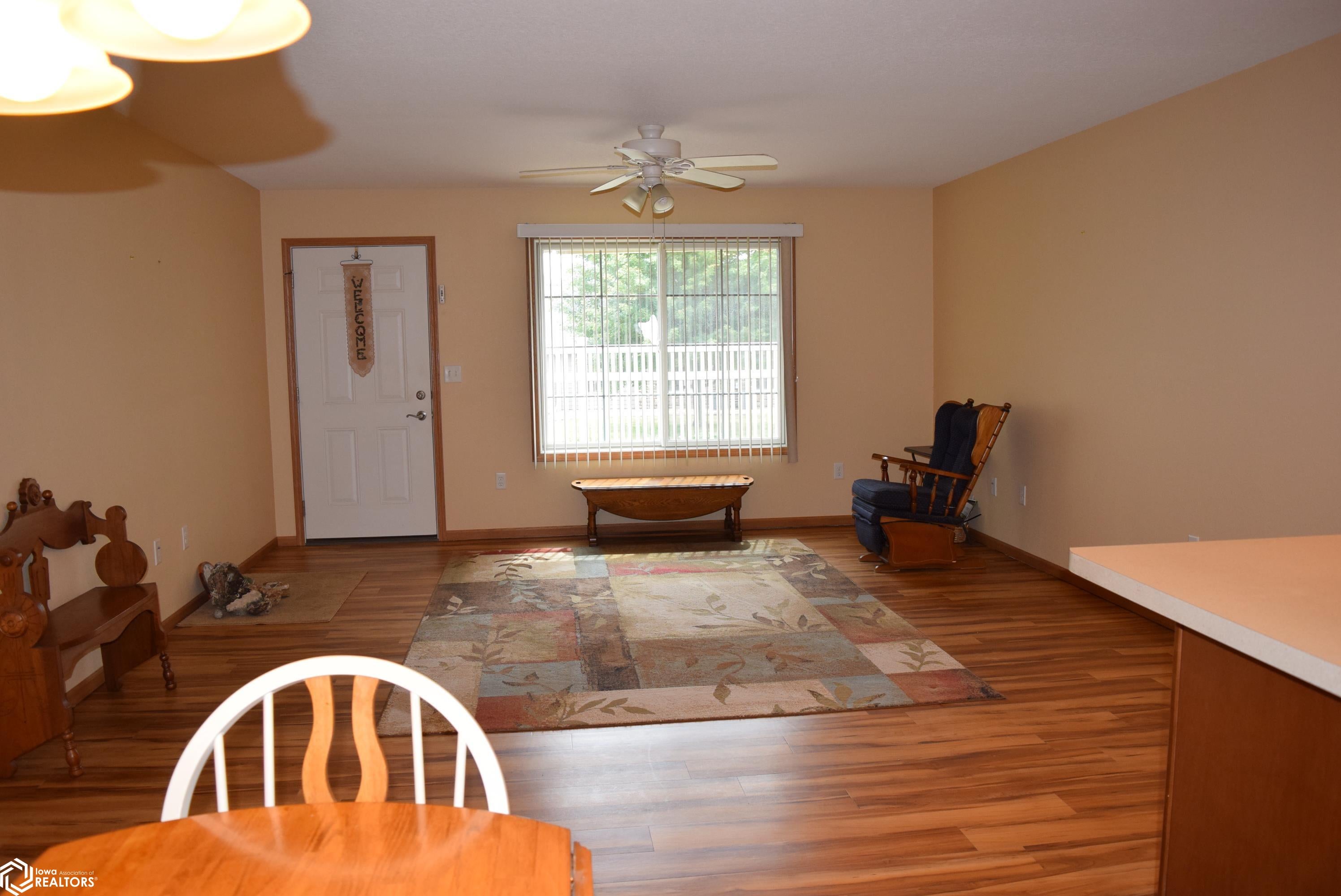 4943 Grand View Lane