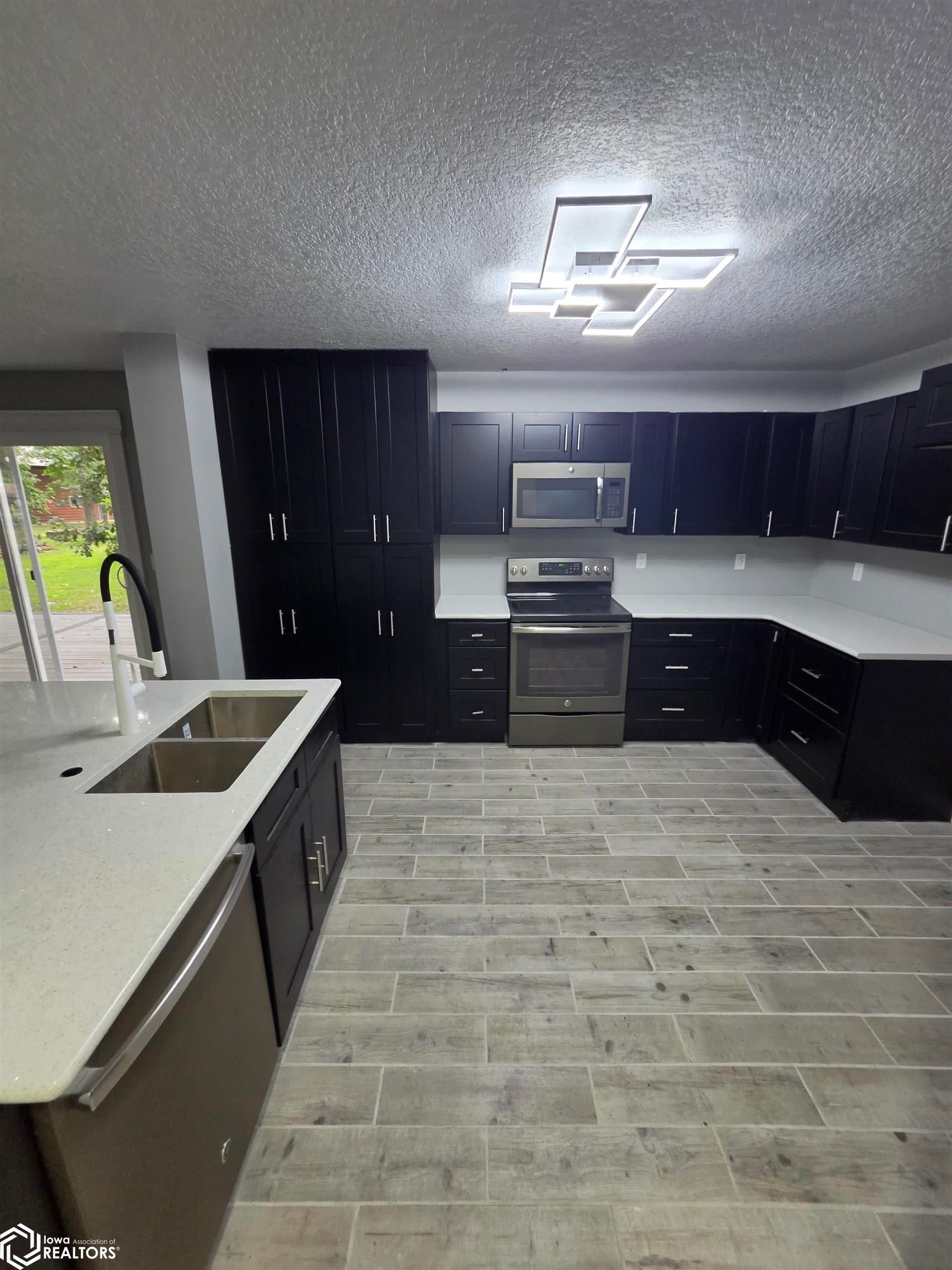 205 Woodlyn Way - Photo 4