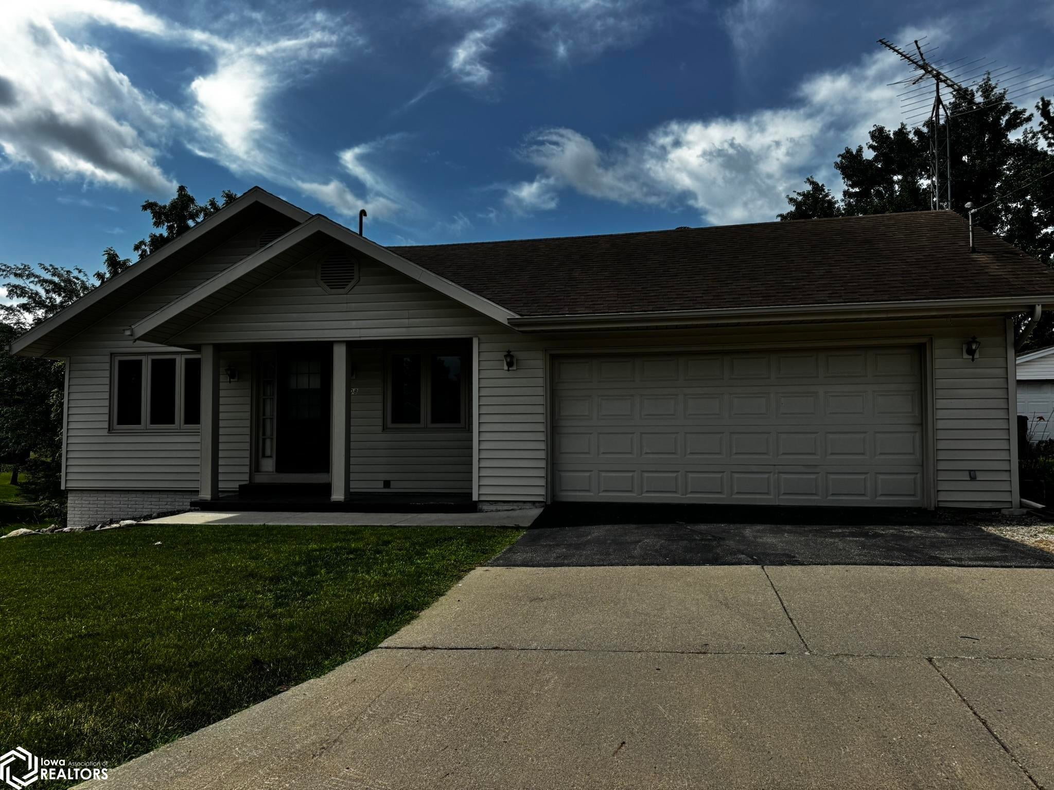 Photo 1 of 42 — 208 E May Street, Osceola, IA 50213