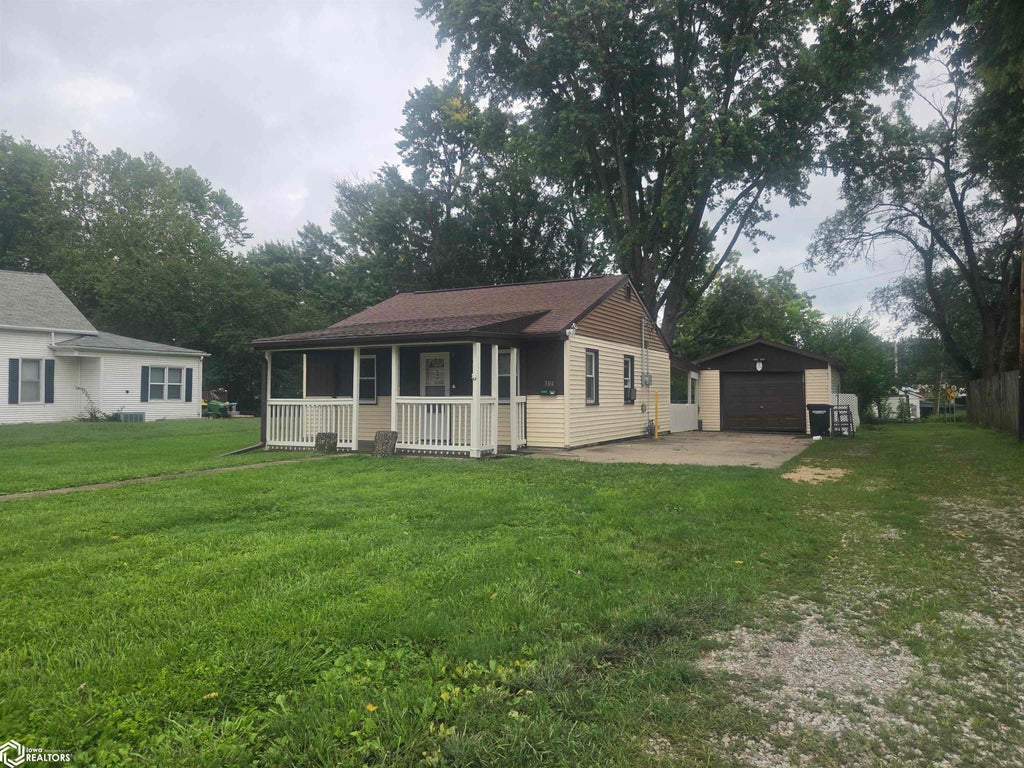 Photo of 304 N Jay Street, Mount Pleasant, IA 52641 (MLS # 6341668)