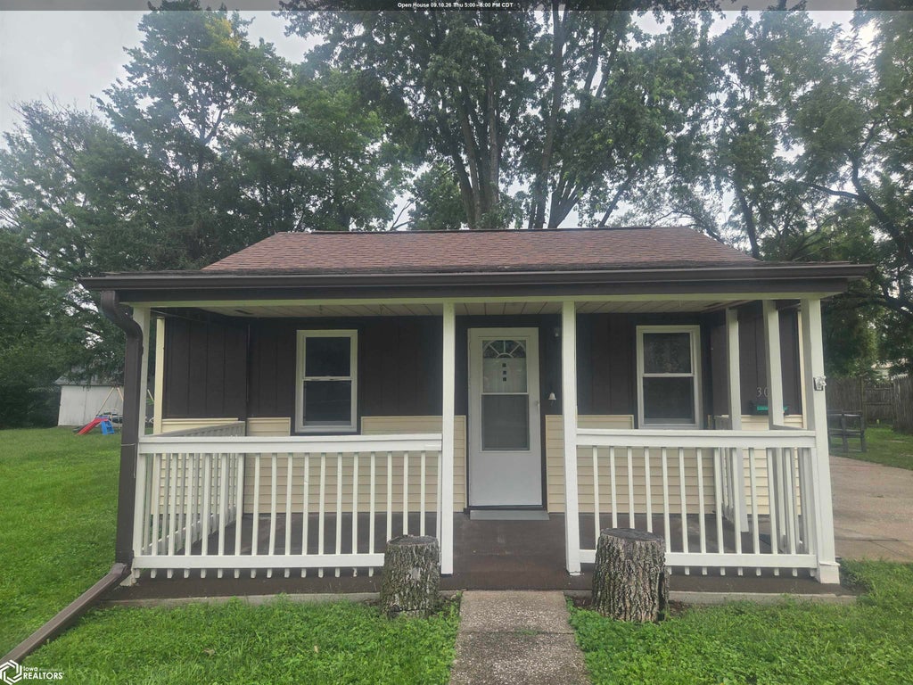 Photo of 304 N Jay Street, Mount Pleasant, IA 52641 (MLS # 6341668)