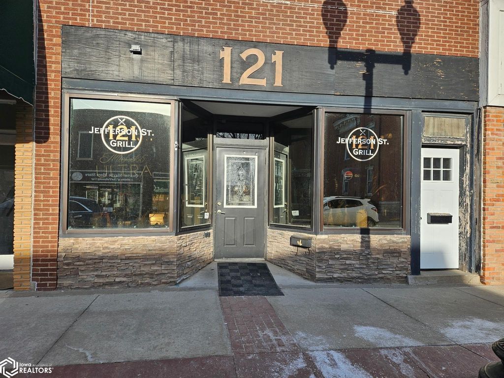 Photo of 121 N Jefferson St. St, Mount Pleasant, IA 52641 (MLS # 6336918)