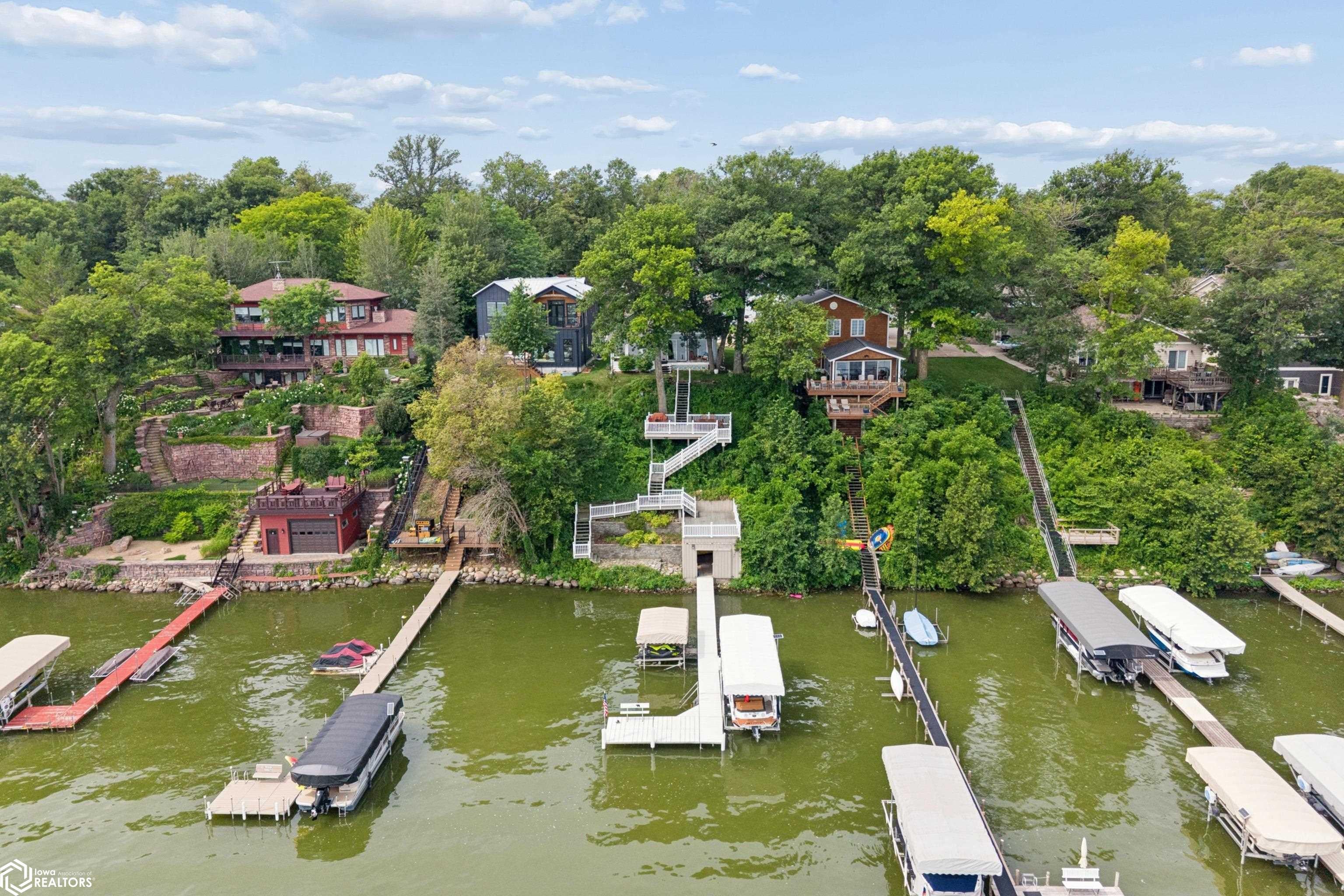 5318 Lakeview Drive