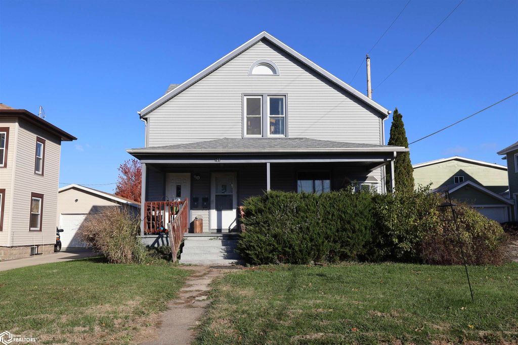 Photo of 107 W Grant Street, Marshalltown, IA 50158 (MLS # 6333452)