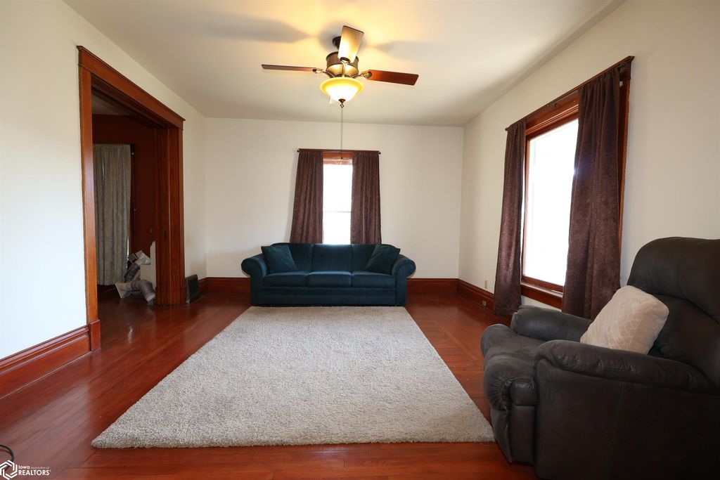 Photo of 107 W Grant Street, Marshalltown, IA 50158 (MLS # 6333452)
