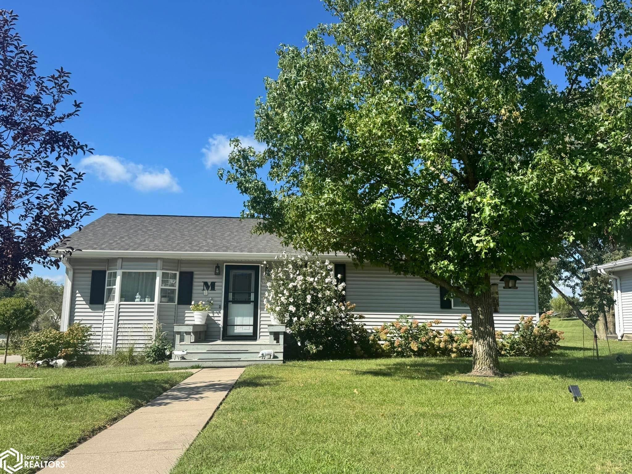 612 Country Club Circle