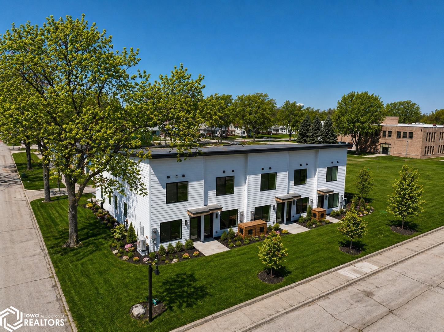 326 S 11th St - Photo 4