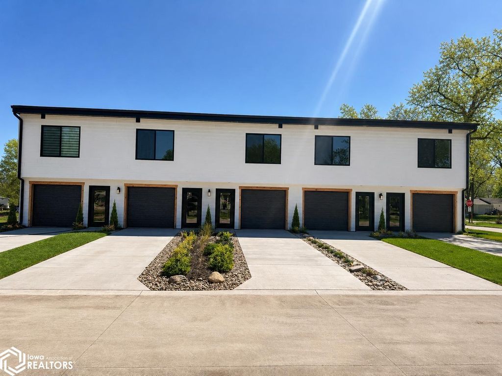 Photo of 326 S 11th St, Sac City, IA 50583 (MLS # 6337650)