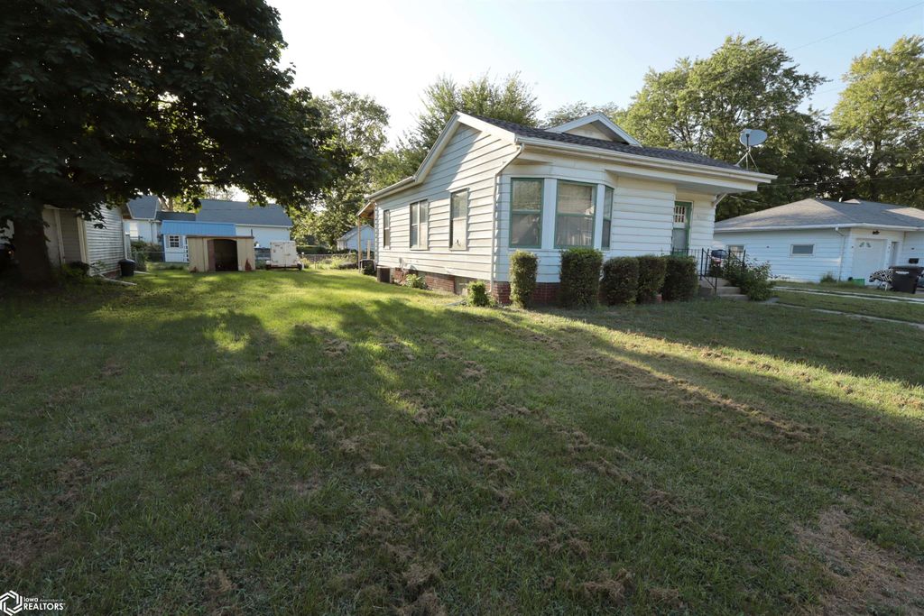Photo of 703 N College Avenue, Mount Pleasant, IA 52641 (MLS # 6331462)