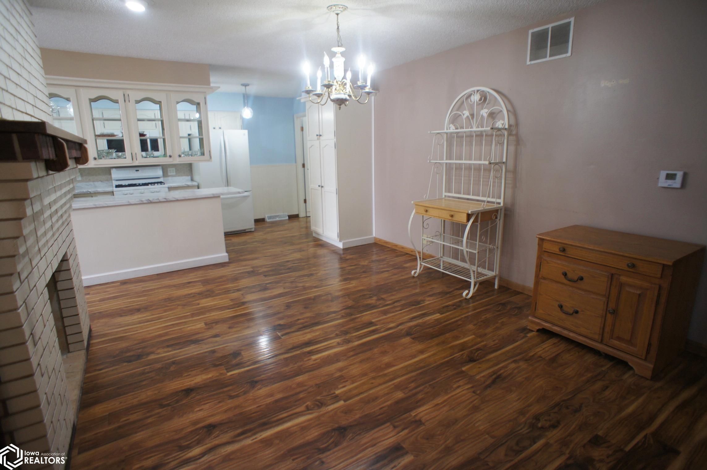 102 Bicentennial Court