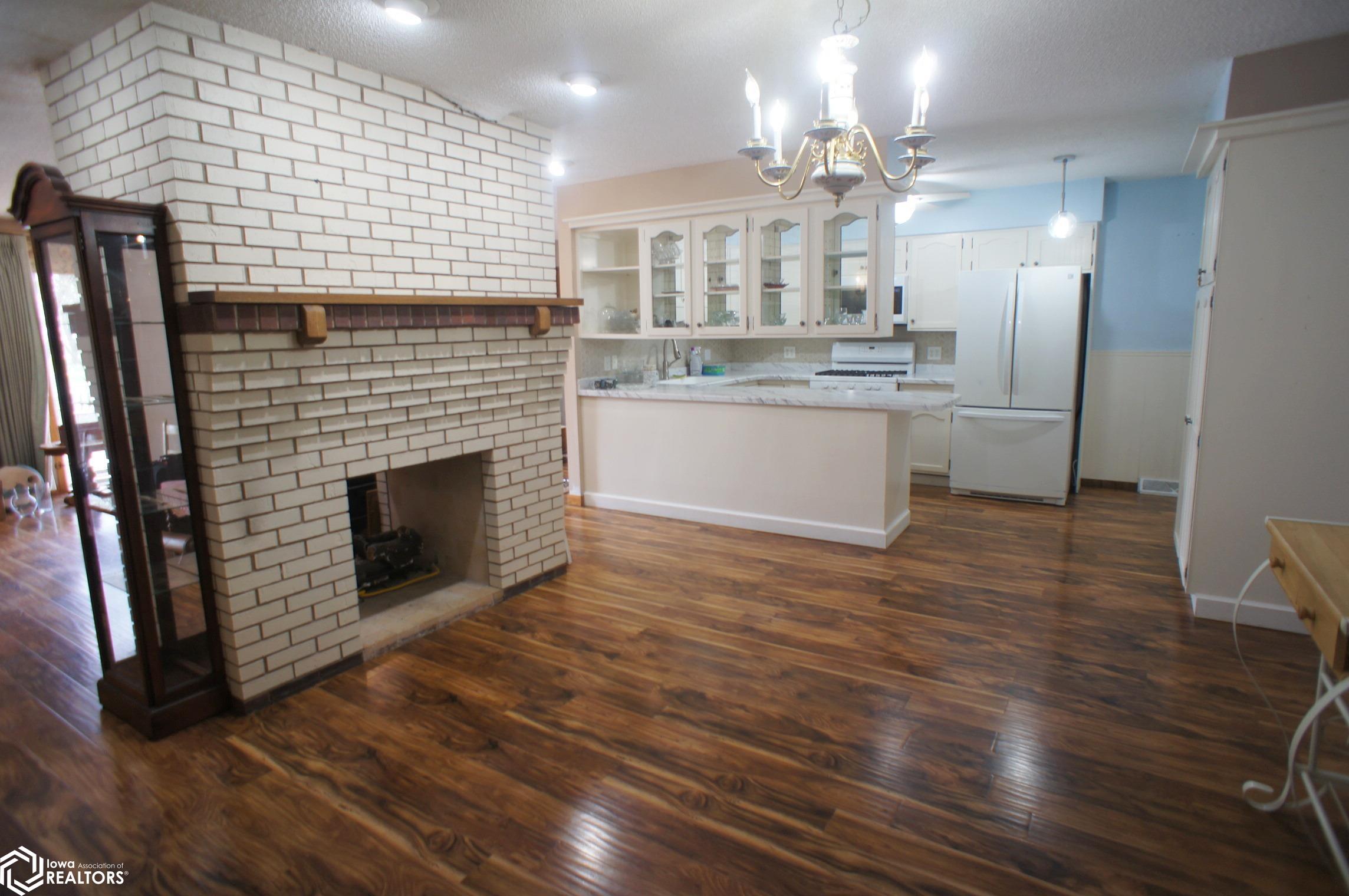 102 Bicentennial Court