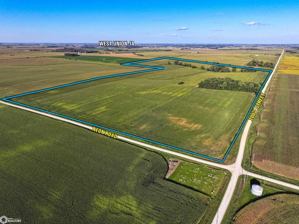 Photo of 14226 200th Street, Fayette, IA 52142 (MLS # 6343474)
