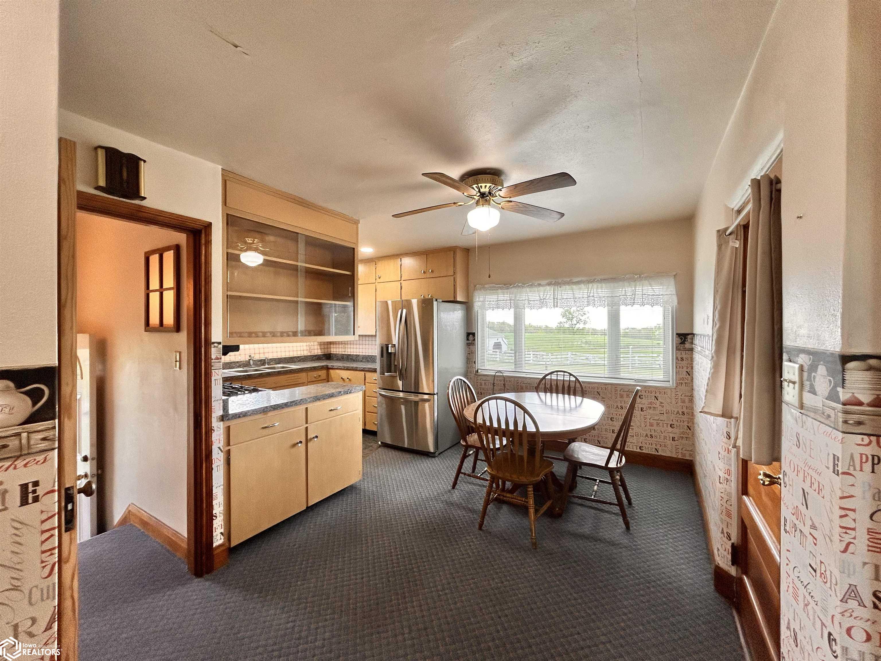 1404 Lake Road