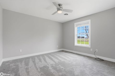 Tiny photo for 614 N Lincoln Street #102, Mount Pleasant, IA 52641 (MLS # 6337137)