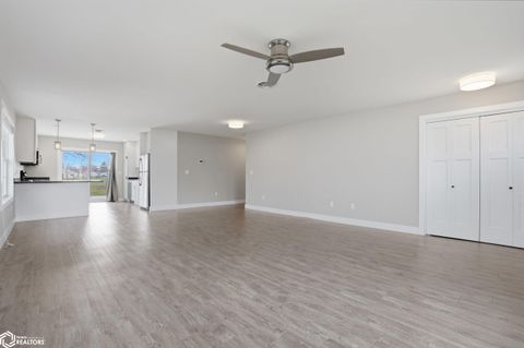 Tiny photo for 614 N Lincoln Street #102, Mount Pleasant, IA 52641 (MLS # 6337137)