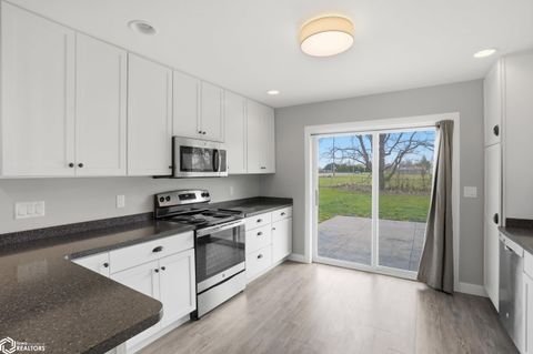 Tiny photo for 614 N Lincoln Street #102, Mount Pleasant, IA 52641 (MLS # 6337137)