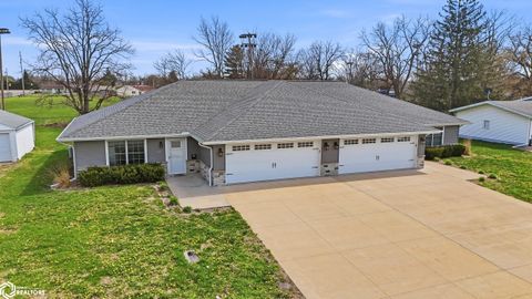 Tiny photo for 614 N Lincoln Street #102, Mount Pleasant, IA 52641 (MLS # 6337137)