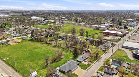 Tiny photo for 614 N Lincoln Street #102, Mount Pleasant, IA 52641 (MLS # 6337137)