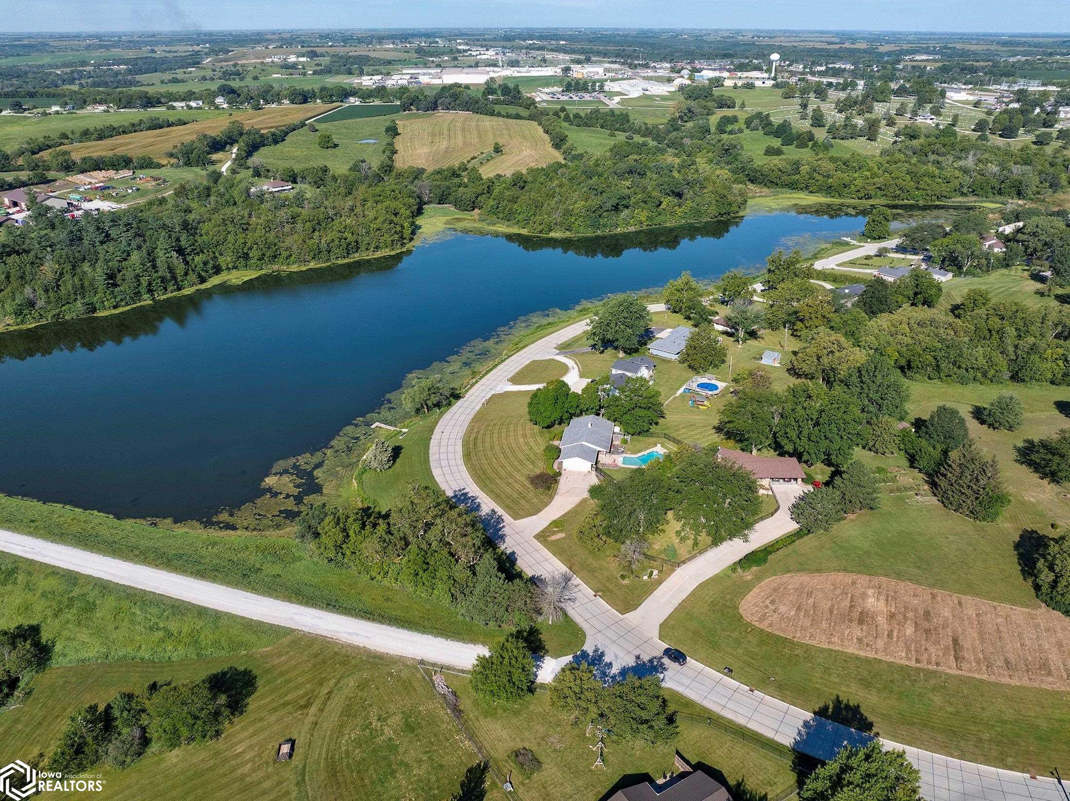 1015 Lakeshore Drive