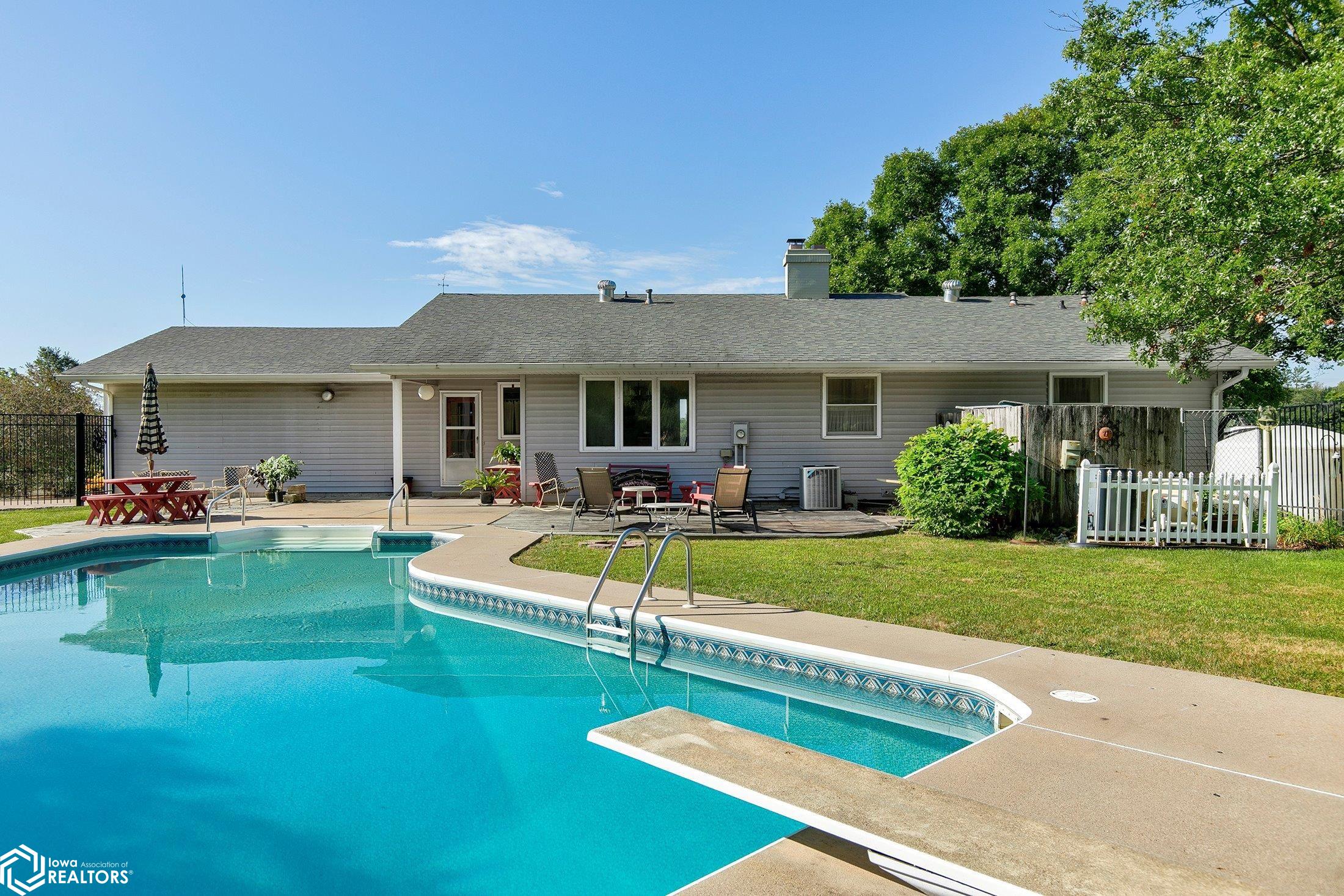 1015 Lakeshore Drive