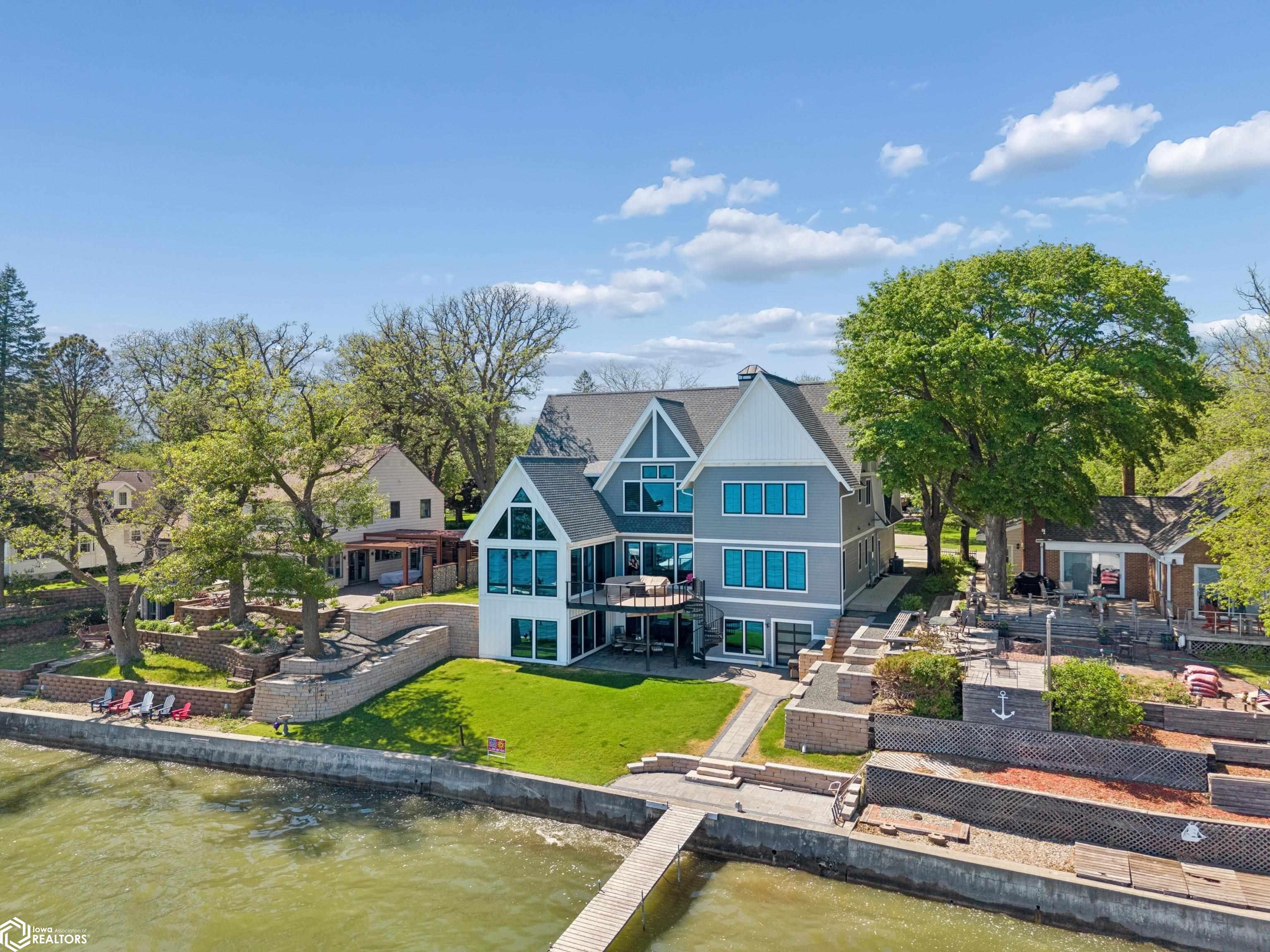 1811 N Shore Drive