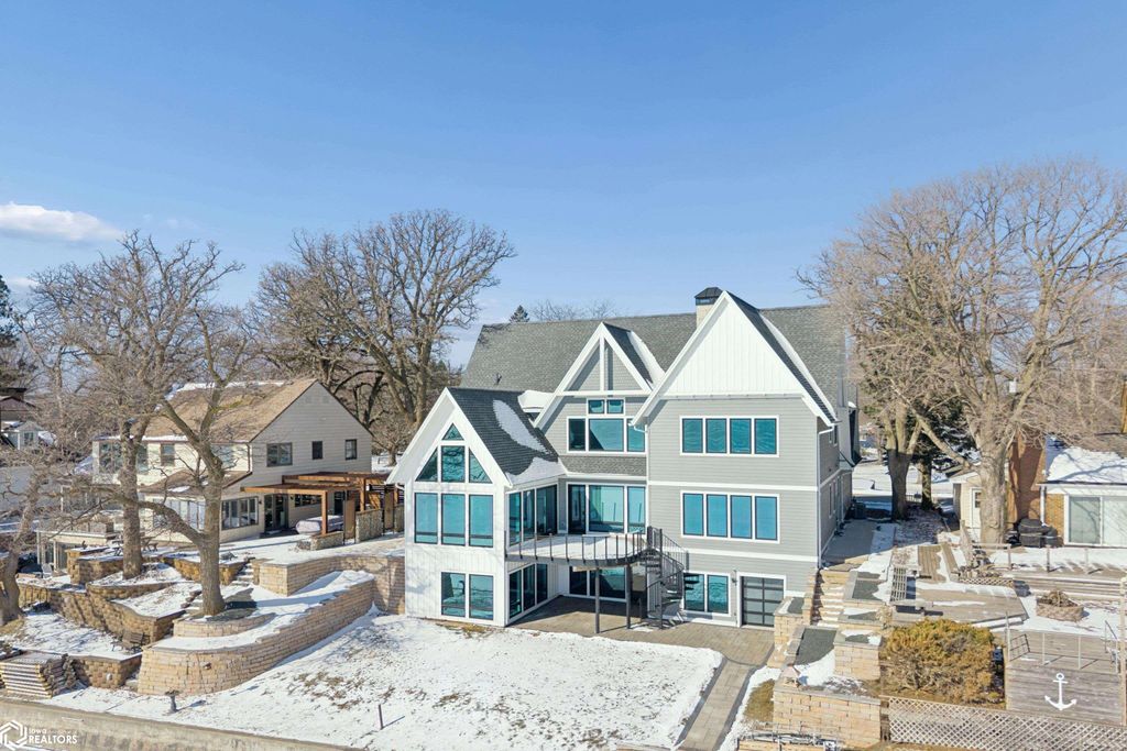 Photo of 1811 N Shore Drive, Clear Lake, IA 50428 (MLS # 6336240)