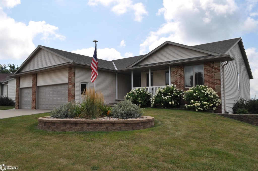 Photo of 1112 Woodland Drive, Carroll, IA 51401 (MLS # 6341299)