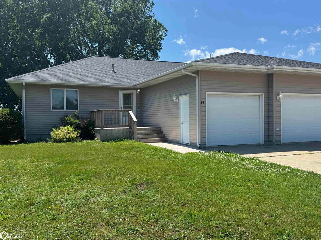 Photo of 17 Plaza Drive, Clear Lake, IA 50428 (MLS # 6339333)