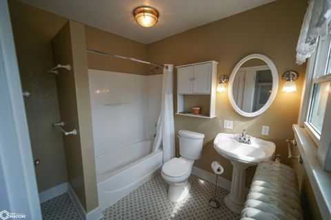 Tiny photo for 1004 2nd Avenue, Ackley, IA 50601 (MLS # 6331888)