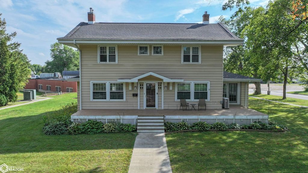 Photo of 1004 2nd Avenue, Ackley, IA 50601 (MLS # 6331888)