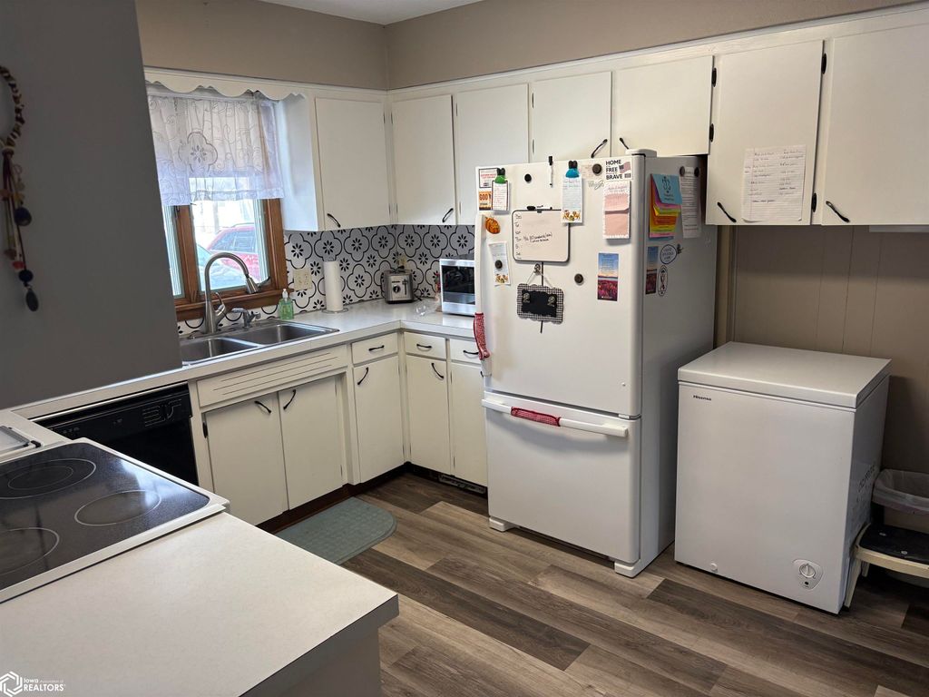 Photo of 404 Oak Street, Lone Rock, IA 50559 (MLS # 6336290)