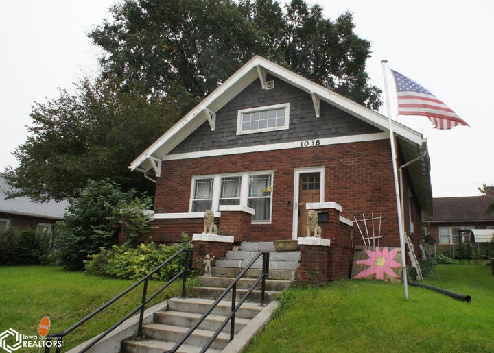 Photo 1 of 26 — 1038 2nd Street, Webster City, IA 50595
