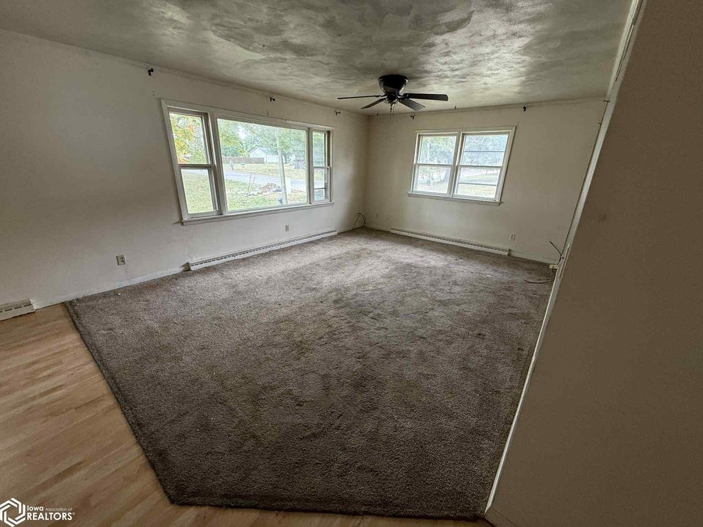 Photo of 514 W Vine Street, Mount Pleasant, IA 52641 (MLS # 6333064)