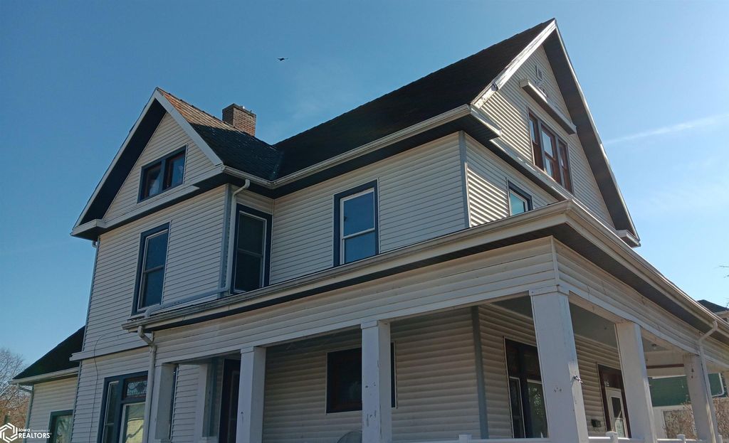 Photo of 180 N Ward Street, Ottumwa, IA 52501 (MLS # 6335037)