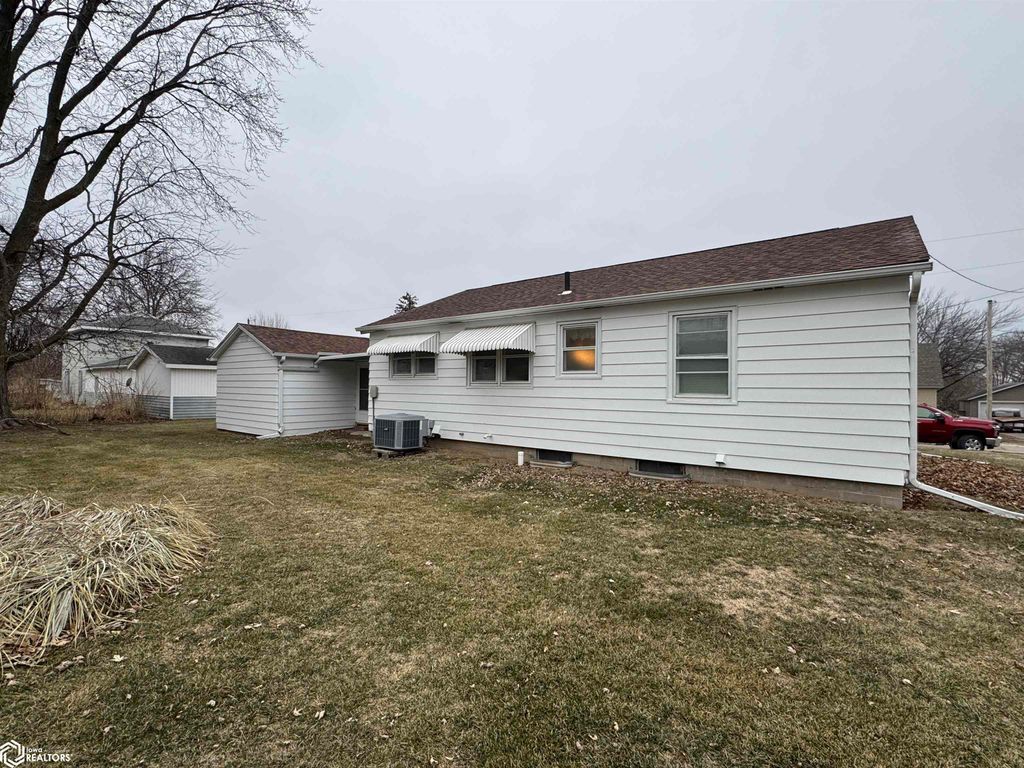 Photo of 816 valley Street, Mediapolis, IA 52637 (MLS # 6335038)