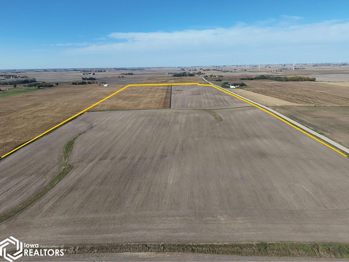 130th St. / Co. Rd. E18 at V Ave.