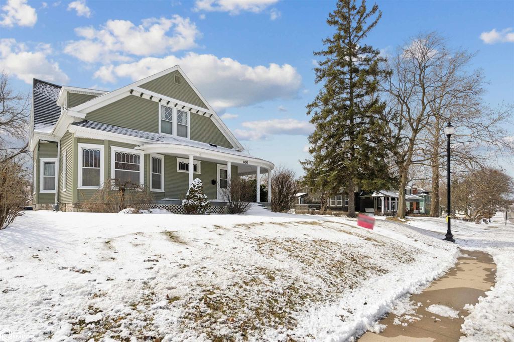 Photo of 600 E Washington St. St, Mount Pleasant, IA 52641 (MLS # 6336467)