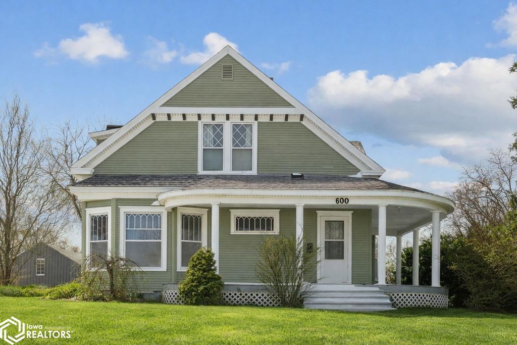 Photo of 600 E Washington St. St, Mount Pleasant, IA 52641 (MLS # 6336467)