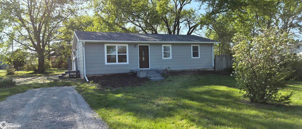 Photo of 701 N 1St Street, Mystic, IA 52574 (MLS # 6337490)