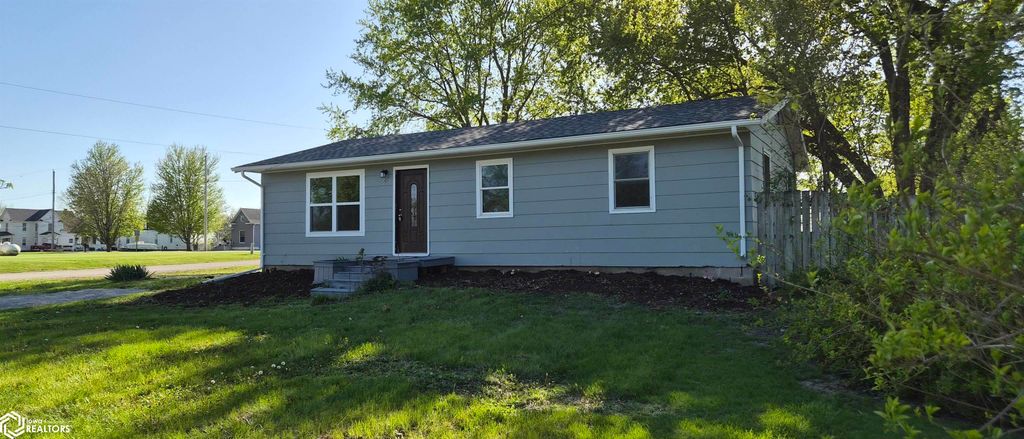 Photo of 701 N 1St Street, Mystic, IA 52574 (MLS # 6337490)