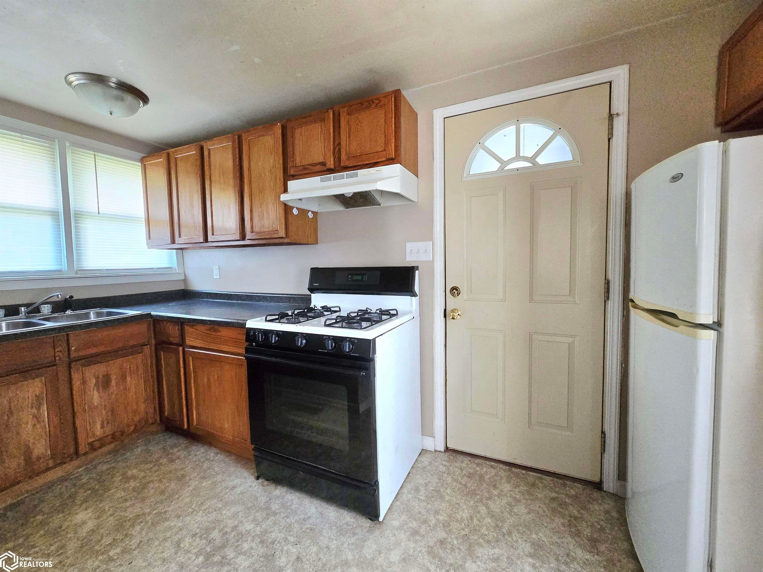 107 E Maine