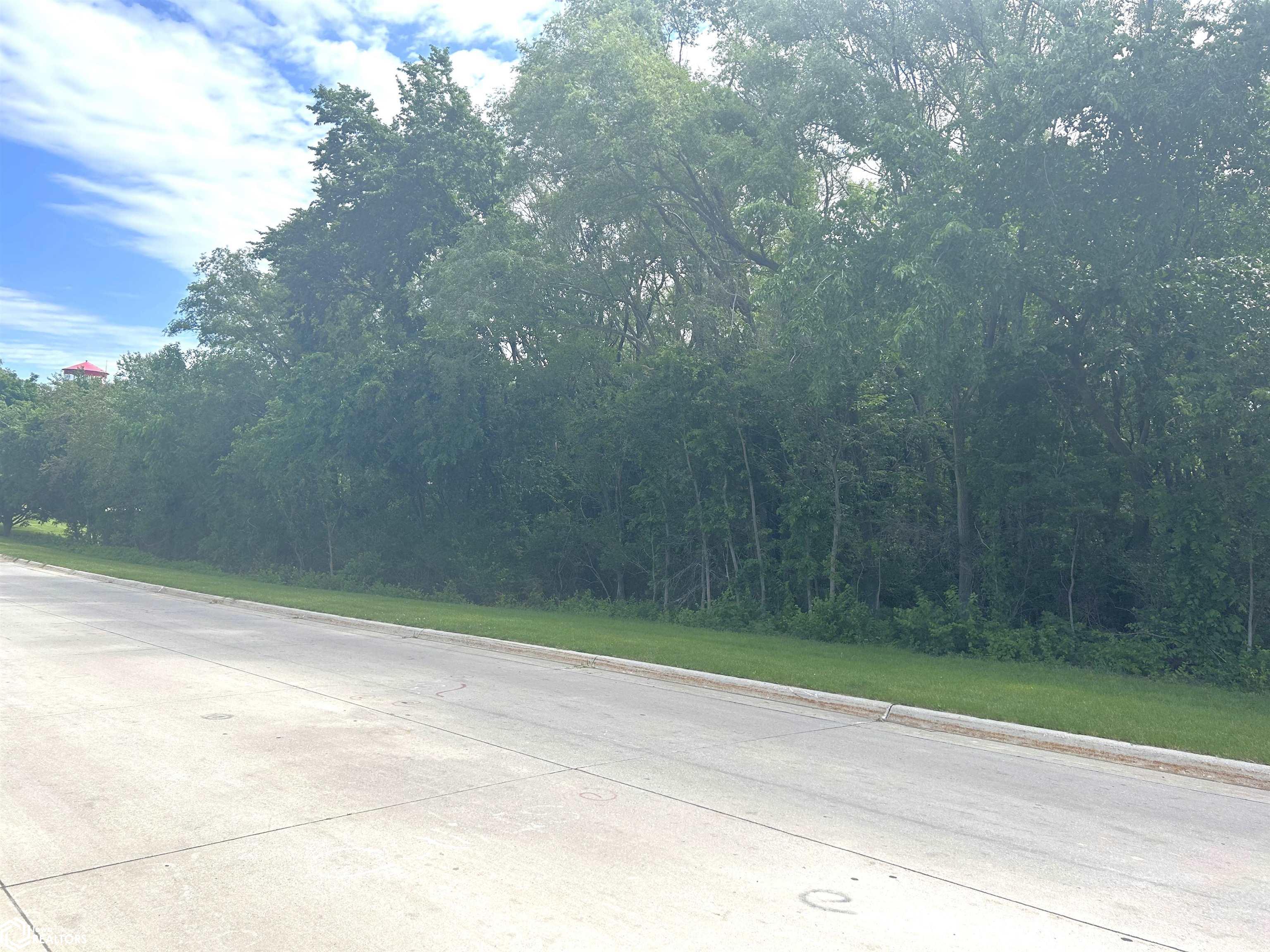 Photo 1 of 2 — S Cardinal Drive, Clarinda, IA 51632